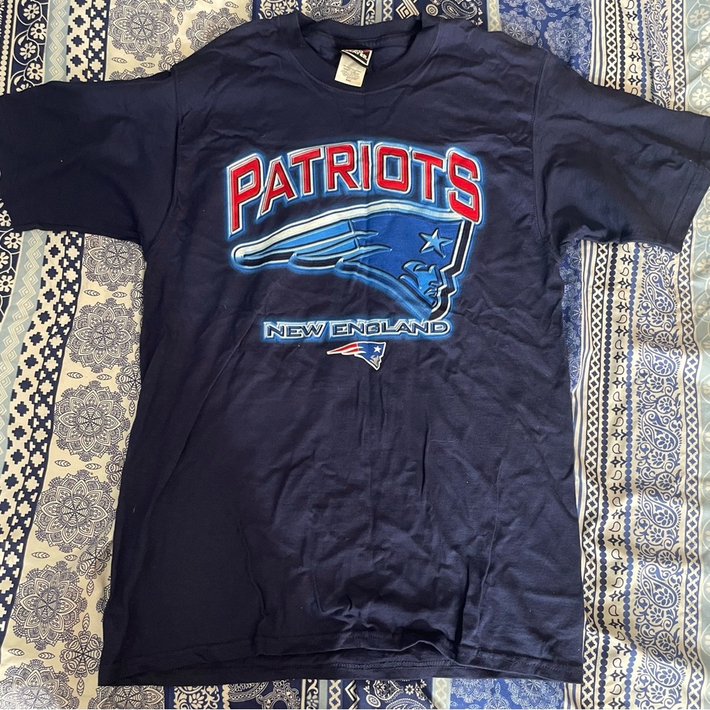 New England patriots men’s medium shirt